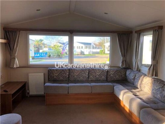 Naze Marine Holiday Park, Ref 9424