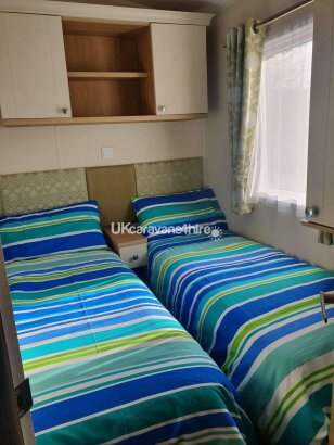 Cayton Bay Caravan Park, Ref 9793