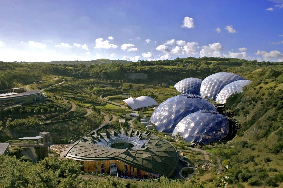 Just a 15-minute drive away lies the renowned Eden Project, featuring two massive enclosures housing diverse plant species.