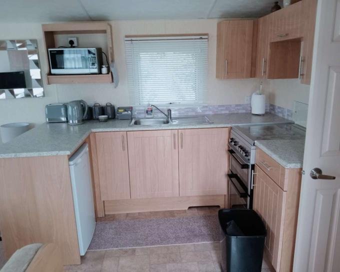 Cross Park Holiday Village Hire Private Caravan In Kilgetty