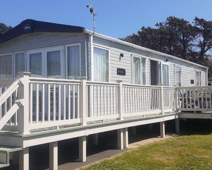 Caravan and Lodge Cleaning Services - Chichester Lakeside Holiday Park